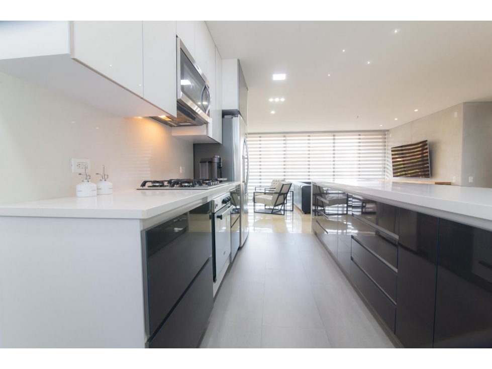 178 M2 Apartamento en arriendo Amoblado El Tesoro el Poblado — foto 2
