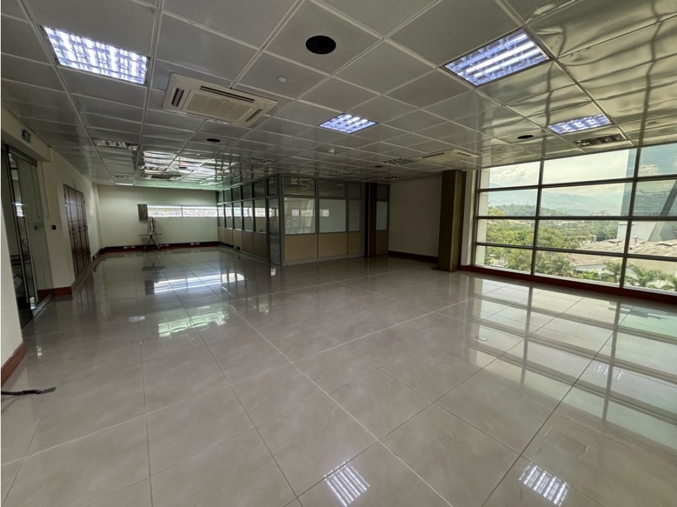 180m2 Oficina Arriendo Ciudad del Rio-Medellin — foto 3