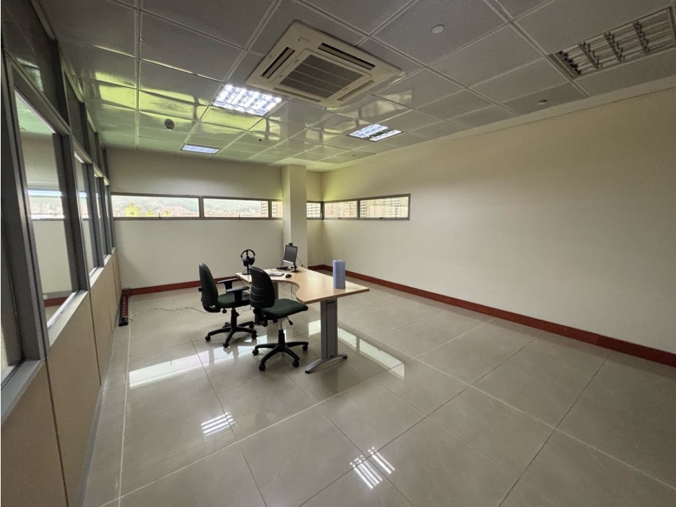 180m2 Oficina Arriendo Ciudad del Rio-Medellin — foto 5