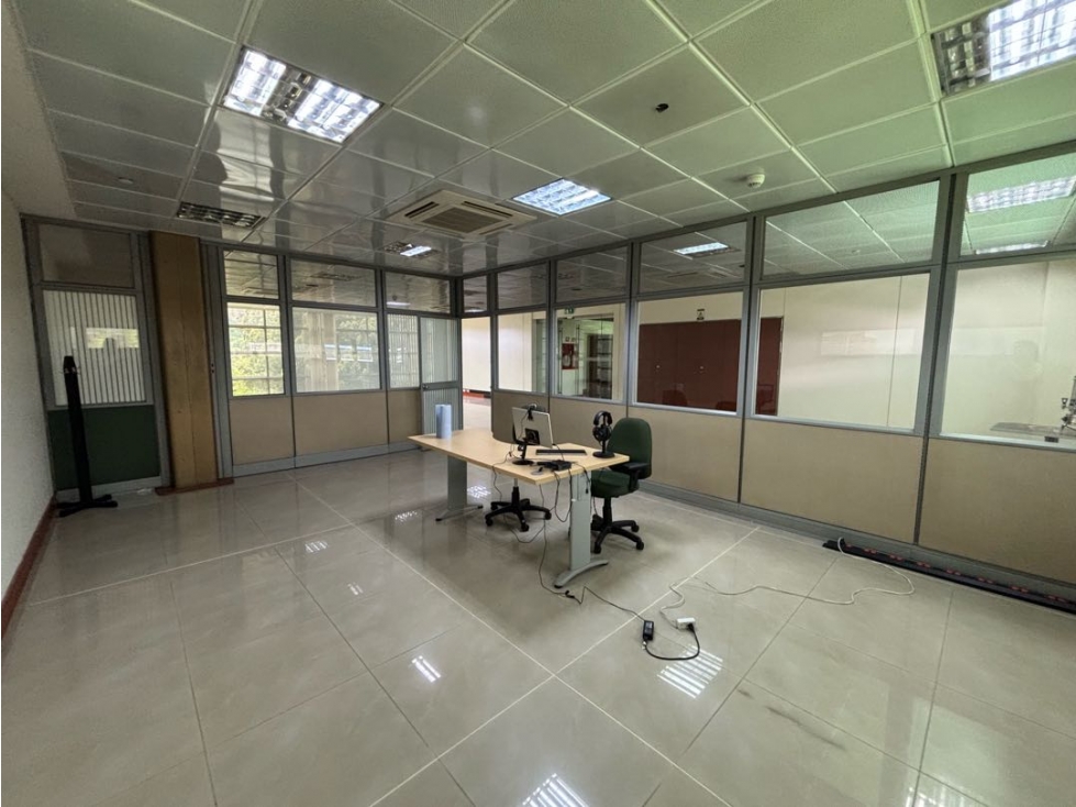 180m2 Oficina Arriendo Ciudad del Rio-Medellin — foto 6