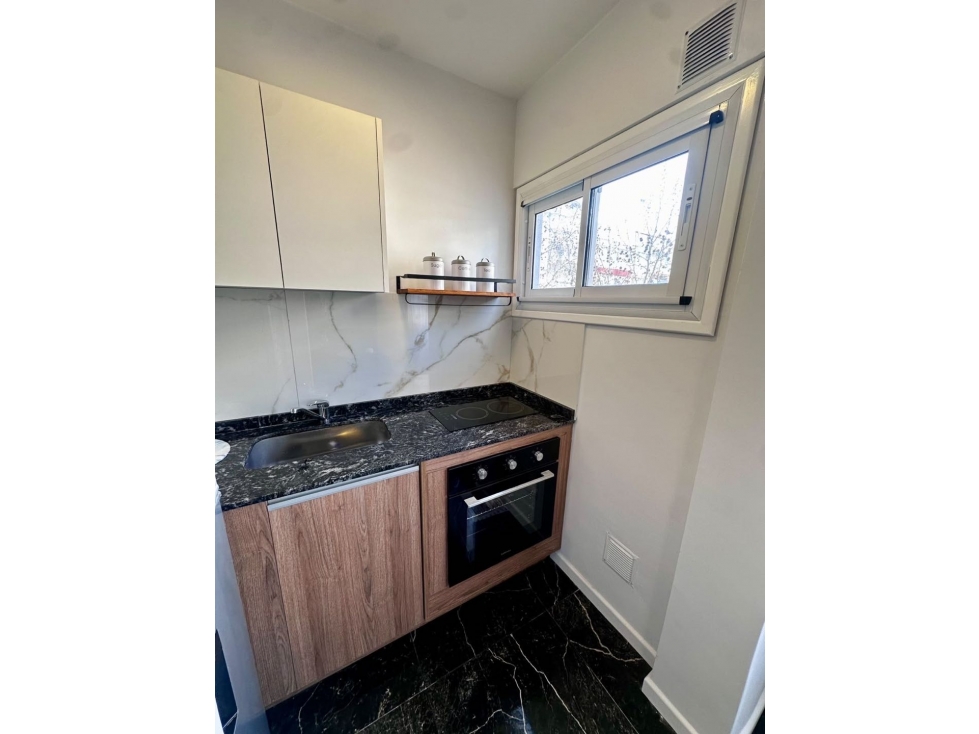 1 AMBIENTE EXTERNO RECICLADO CON VENTANAL — foto 4