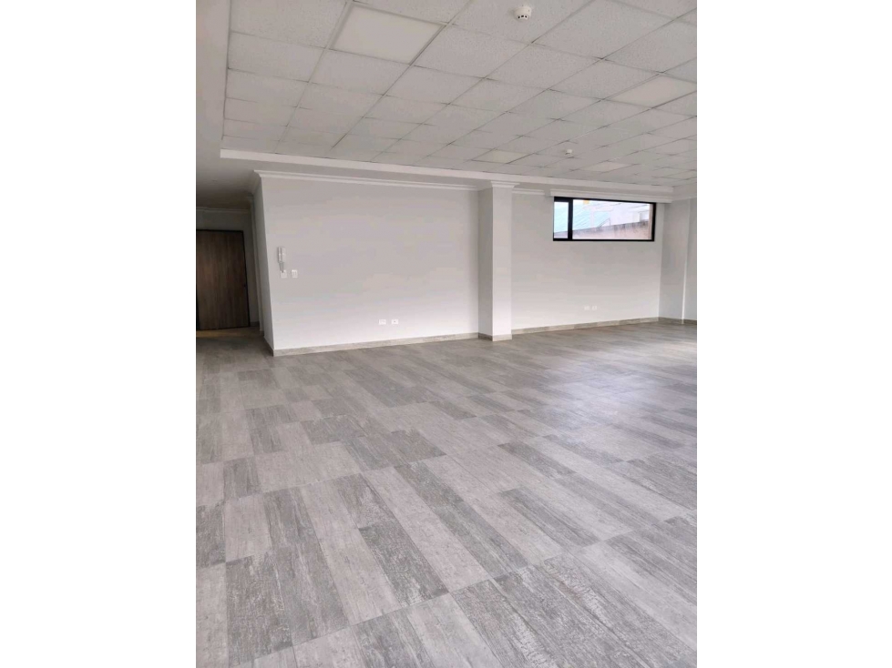 $200mil Venta Oficina sector Quicentro Norte, 110m2 - 3