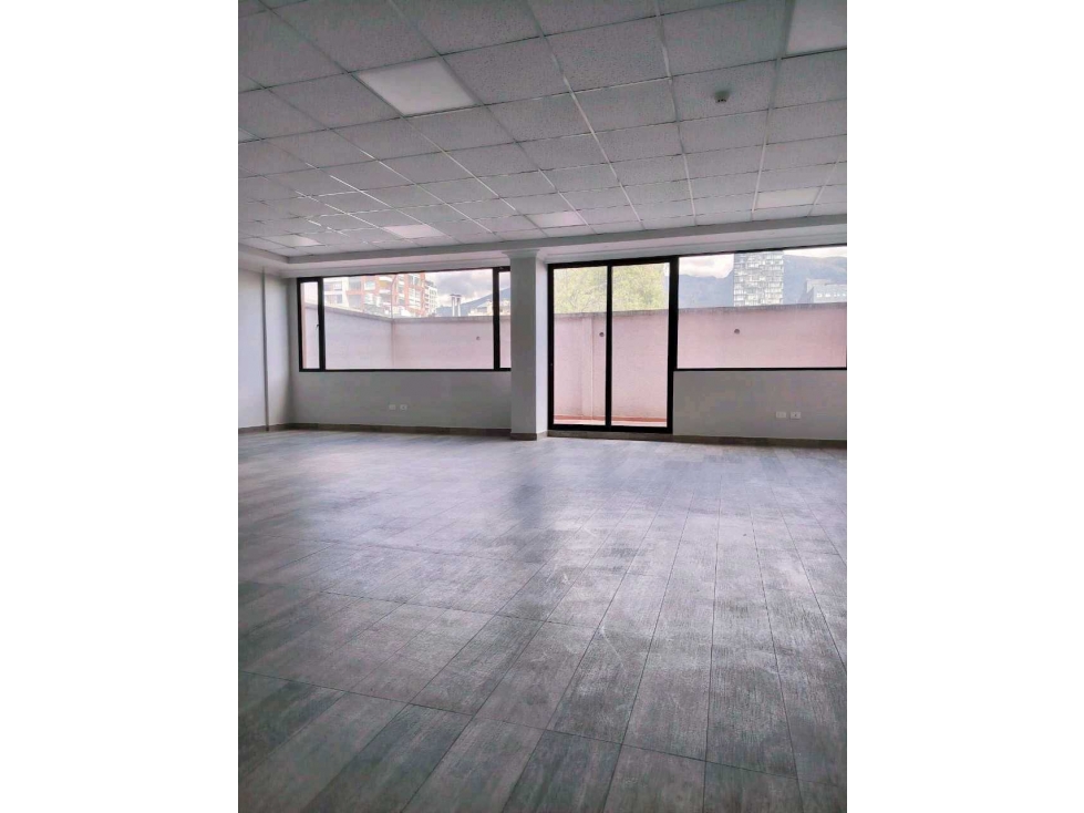 $200mil Venta Oficina sector Quicentro Norte, 110m2 - 4