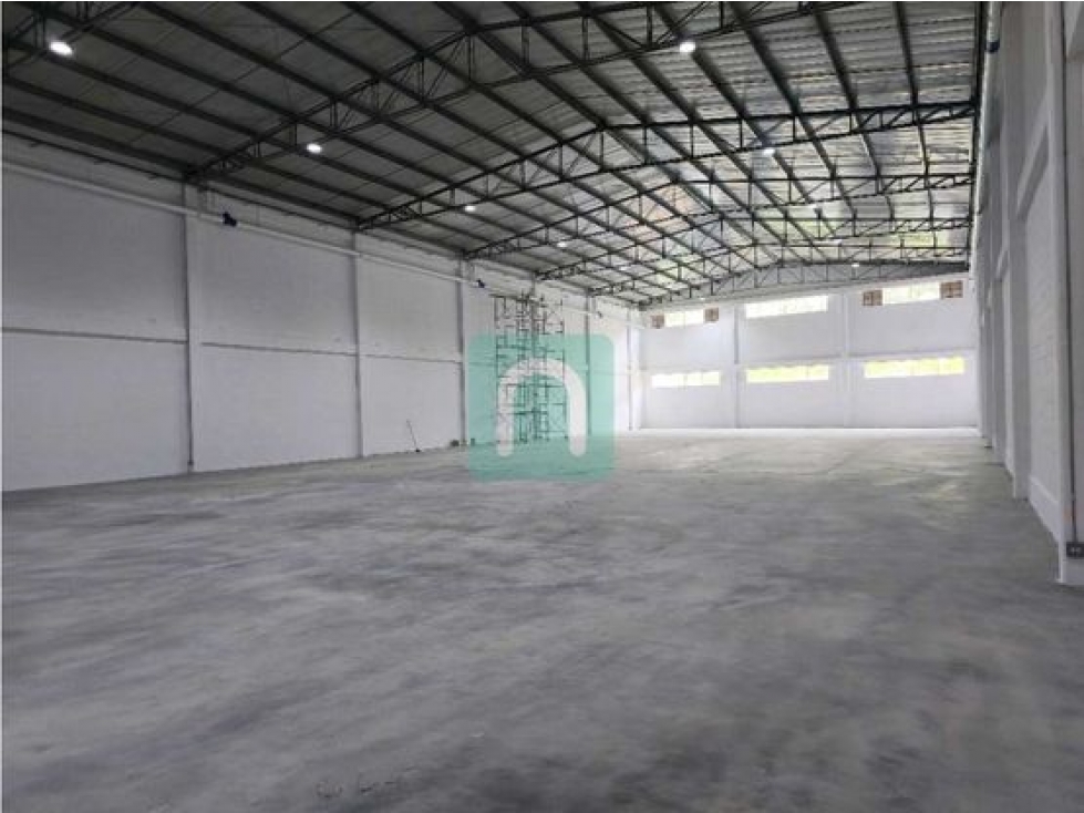 2.200m2 Bodega Arriendo Parque Industrial 3 muelles - 3