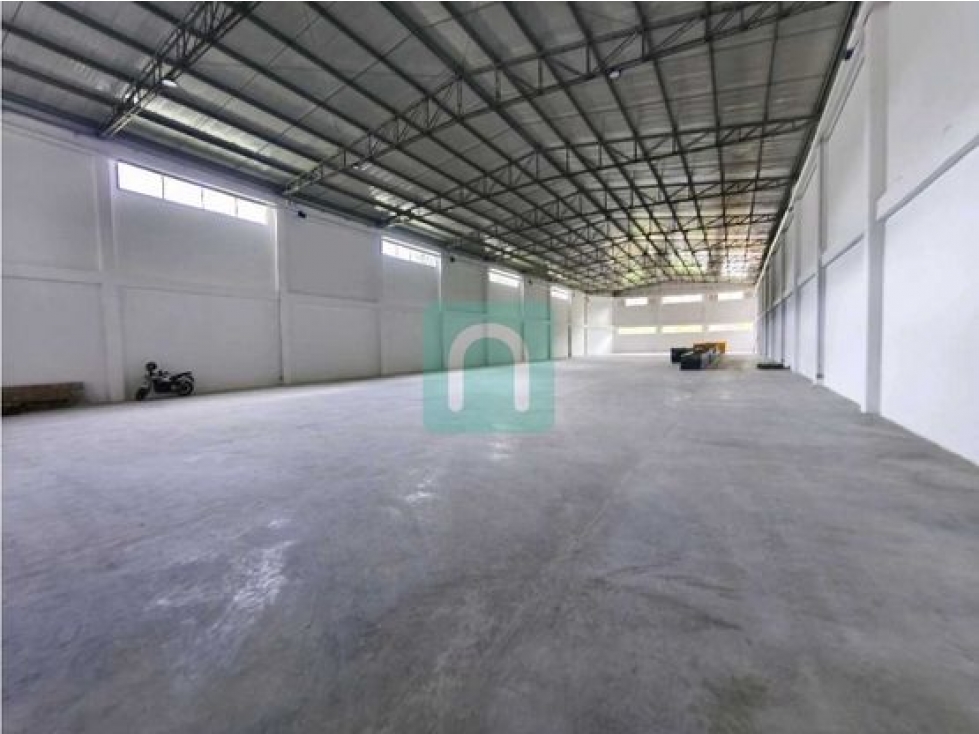 2.200m2 Bodega Arriendo Parque Industrial 3 muelles - 4