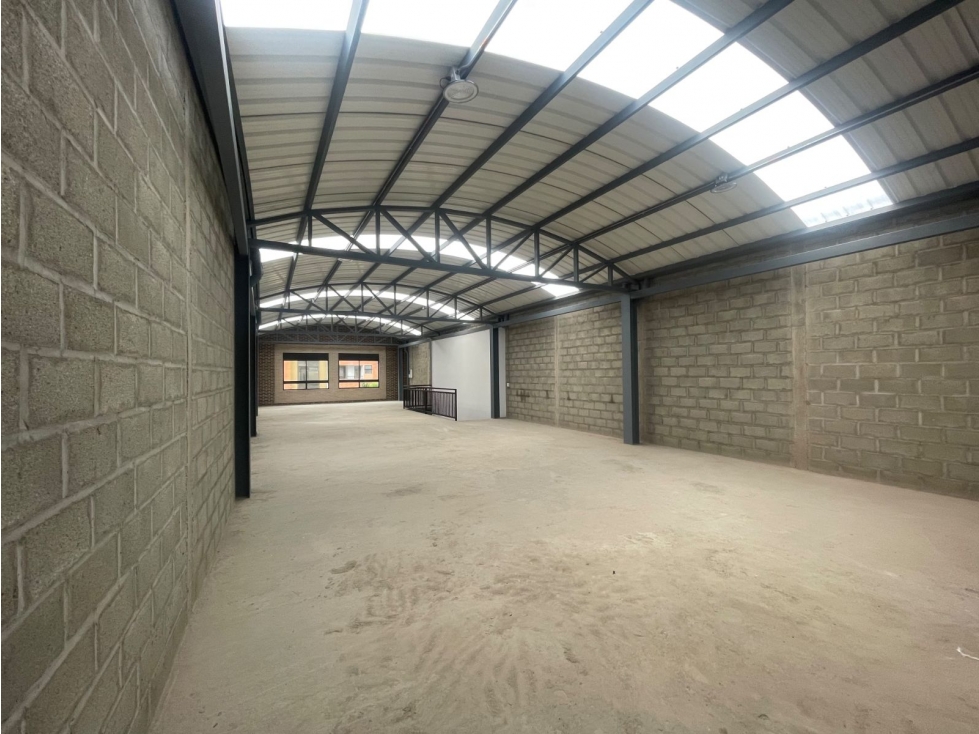 220m2 Bodega en Arrendamiento en Envigado — foto 4