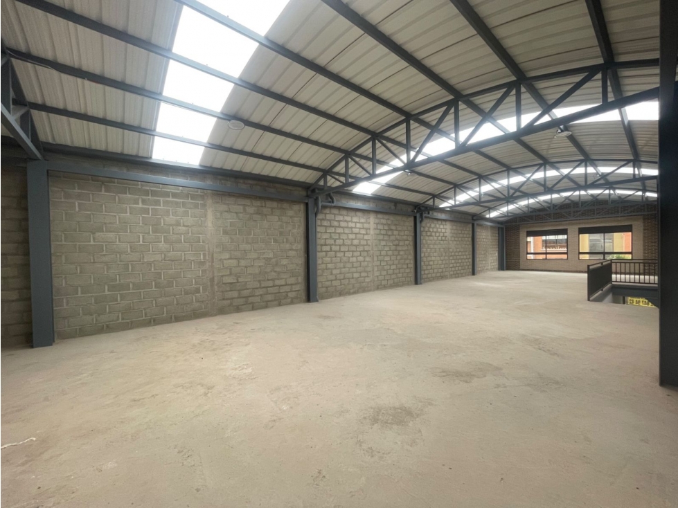 220m2 Bodega en Arrendamiento en Envigado — foto 5