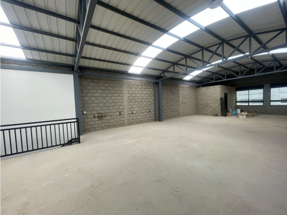 220m2 Bodega en Arrendamiento en Envigado — foto 6