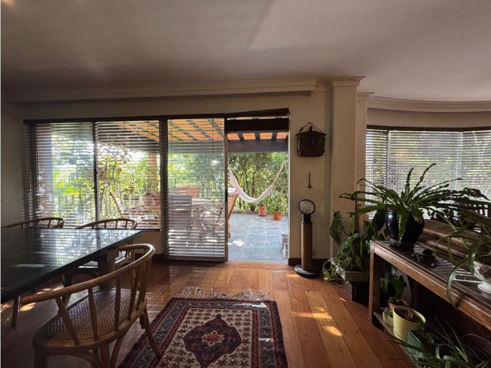 Venta casa tres niveles en urb. cerrada. El Poblado, San Lucas. — foto 2