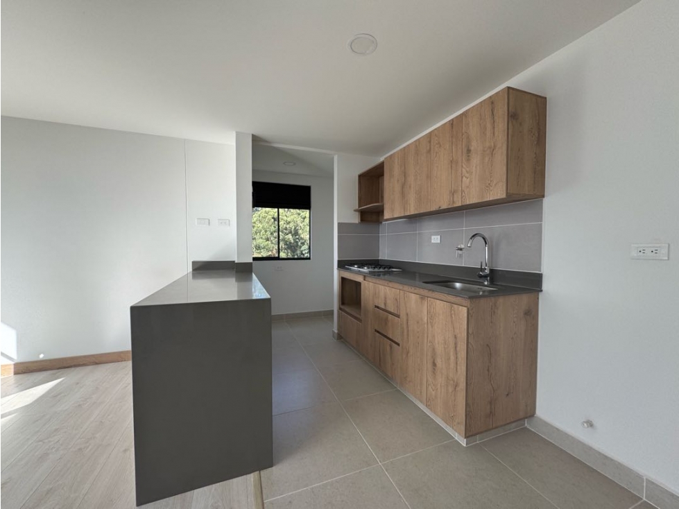 Venta apartamento con balcón, Loma del Indio — foto 2