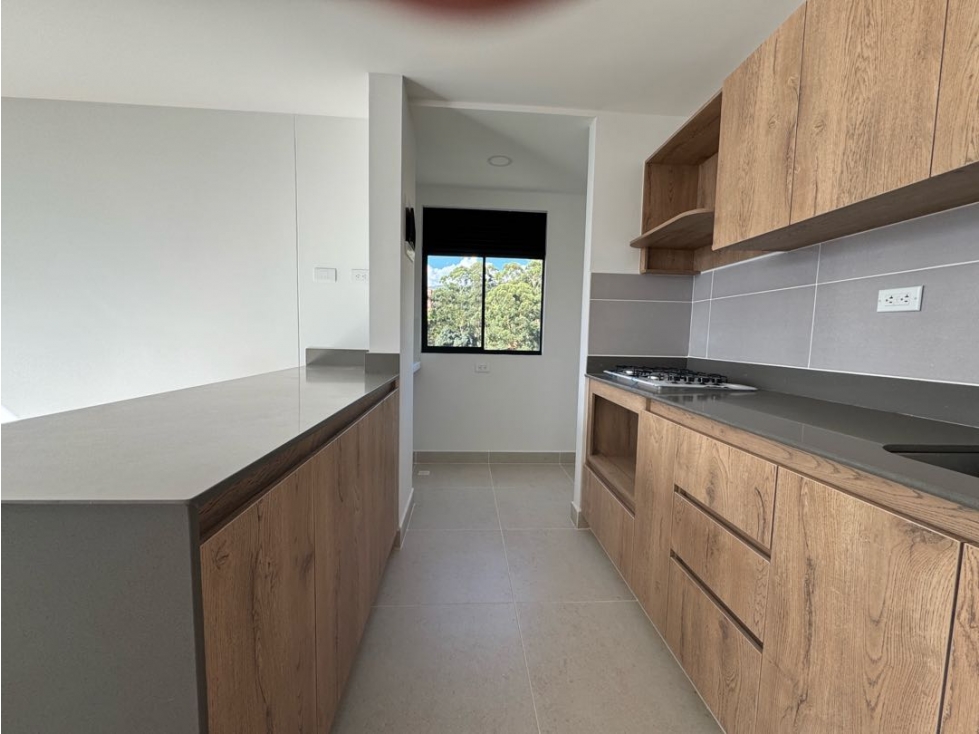 Venta apartamento con balcón, Loma del Indio — foto 3