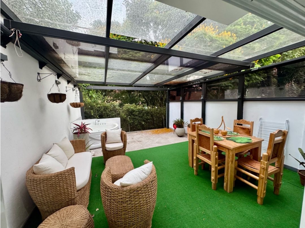 Casa de 230 m², 3 alcobas con baño, Sector La Frontera, varios niveles