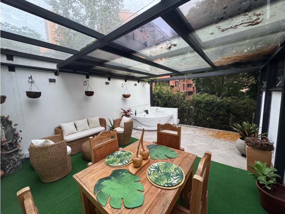 Casa de 230 m², 3 alcobas con baño, Sector La Frontera, varios niveles — foto 2
