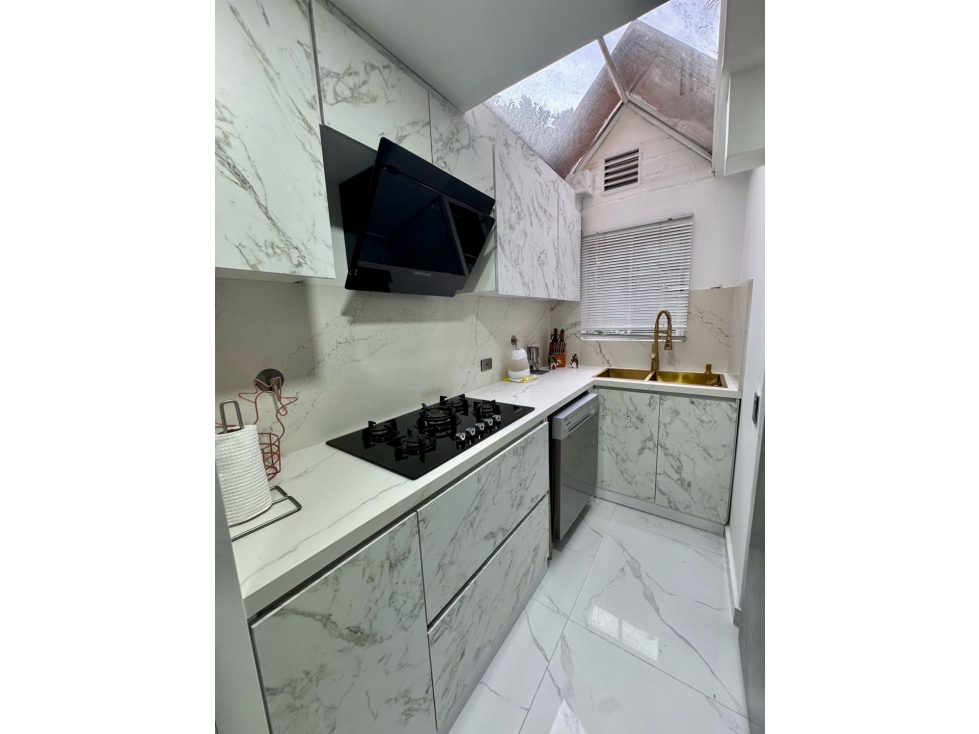 Casa de 230 m², 3 alcobas con baño, Sector La Frontera, varios niveles — foto 5