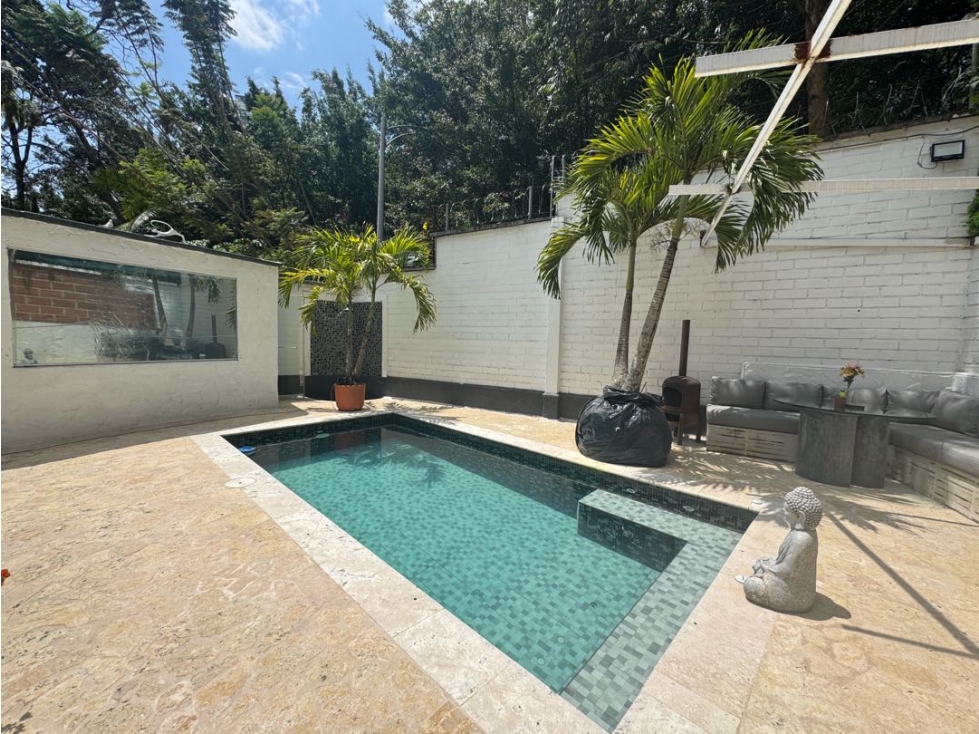 Venta casa con piscina en urb. cerrada. El Poblado, San Lucas. — foto 3