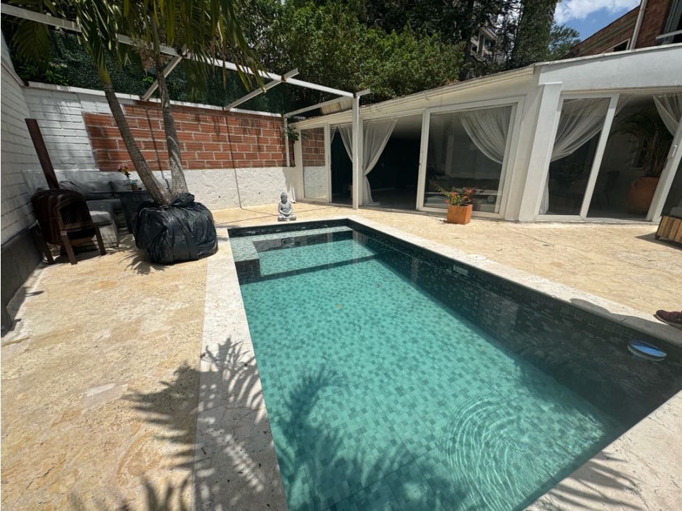 Venta casa con piscina en urb. cerrada. El Poblado, San Lucas. — foto 4