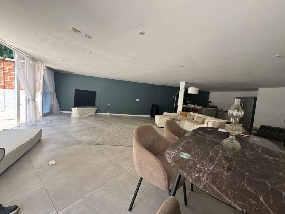 Venta casa con piscina en urb. cerrada. El Poblado, San Lucas. — foto 5