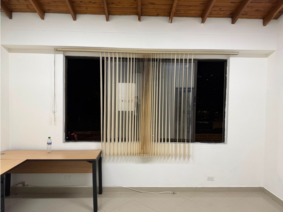 24M2 Oficina en arrendamiento Sector Bulerías Medellín — foto 2