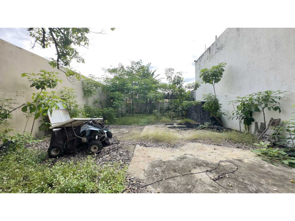 250 M2 Terreno en Venta 10 Mts. Frente 25 Mts. Fracc. Framboyanes - 6