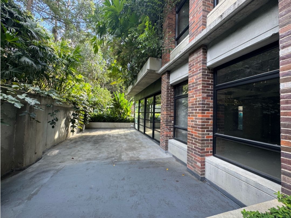 Venta apartamento en obra negra con terraza. El Poblado, Campestre.