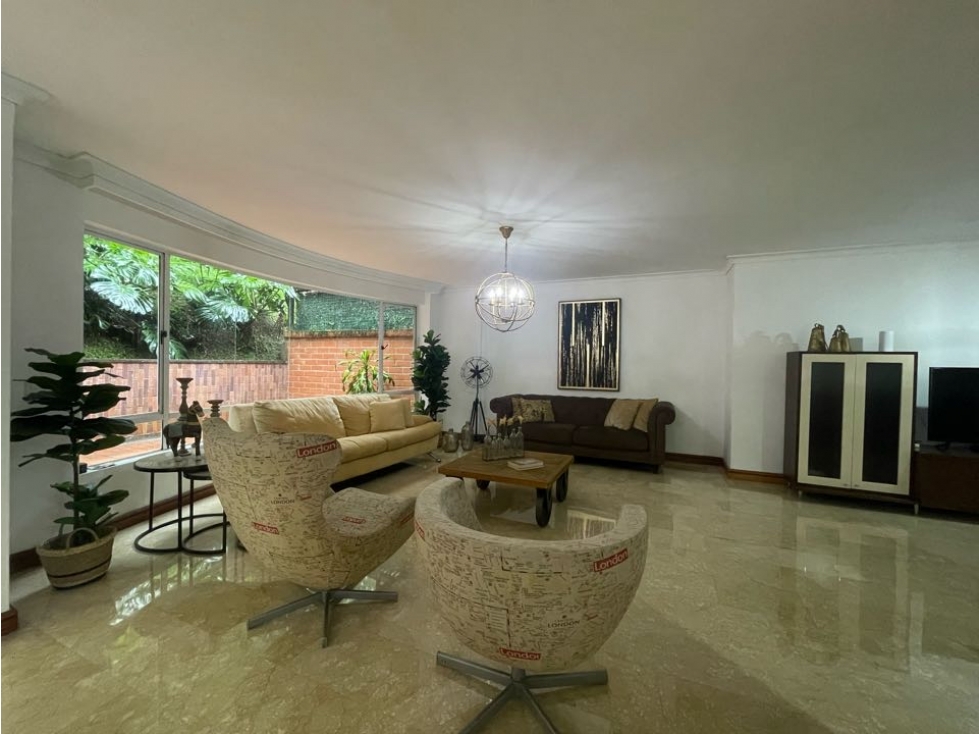 Venta casa dos niveles. Urbanización cerrada. El Poblado, San Lucas. — foto 3