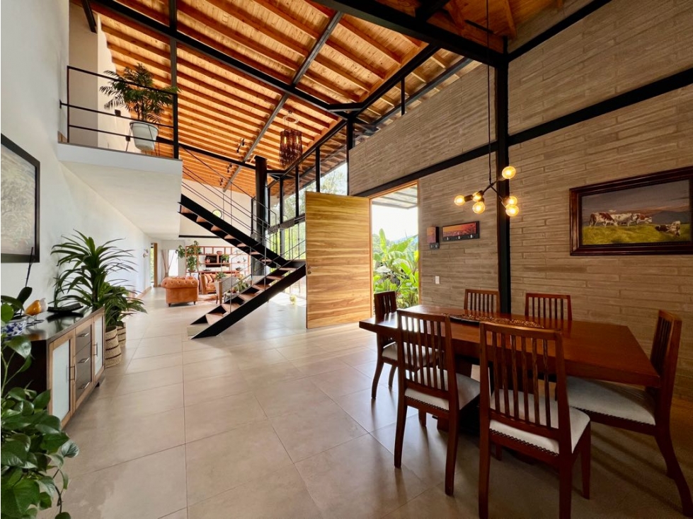 2 CASAS CAMPESTRES RODEADAS DE BOSQUE. LA CEJA (ORIENTE ANTIOQUEÑO)