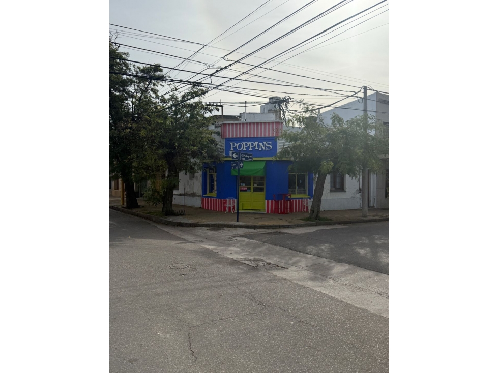 2 Locales + Casa y Depto. Frente a Pza.Italia....Unico!!! - 1