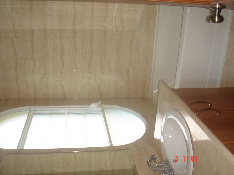 2-Bedroom Apartment in Amador Cause Way