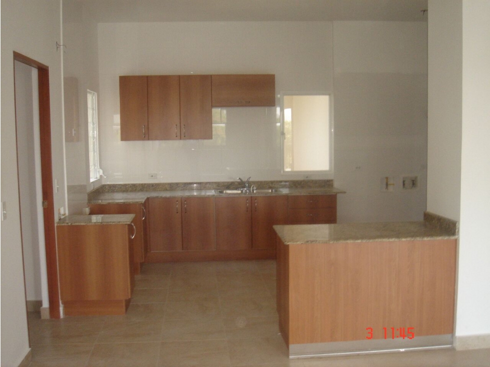 2-Bedroom Apartment in Amador Cause Way — foto 6