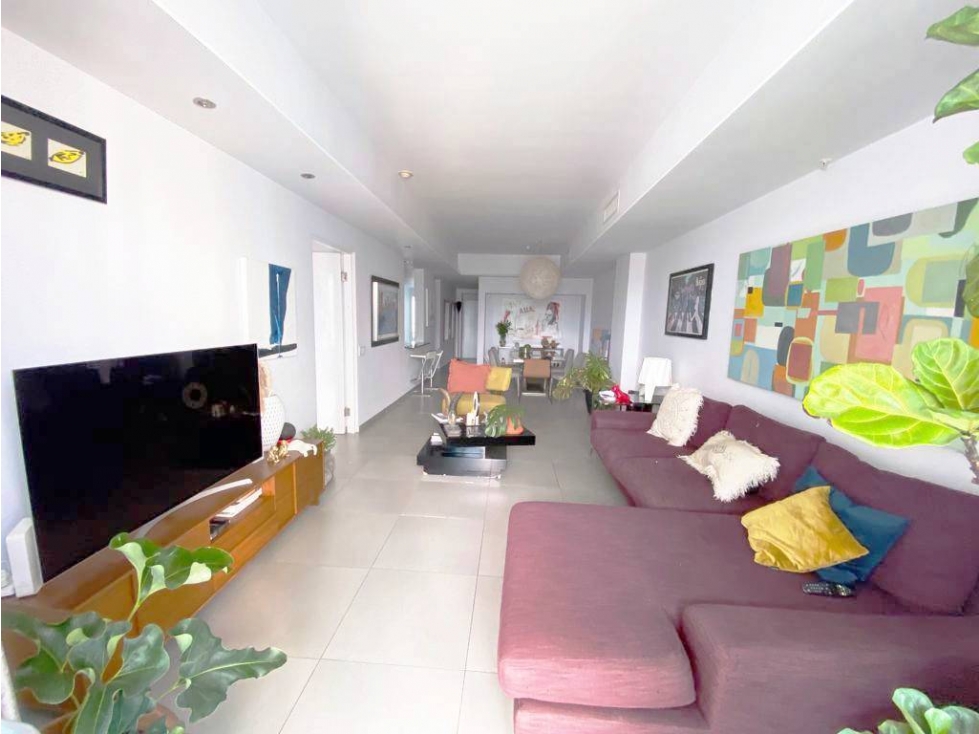 2-Bedroom Apartment in Ave. Balboa