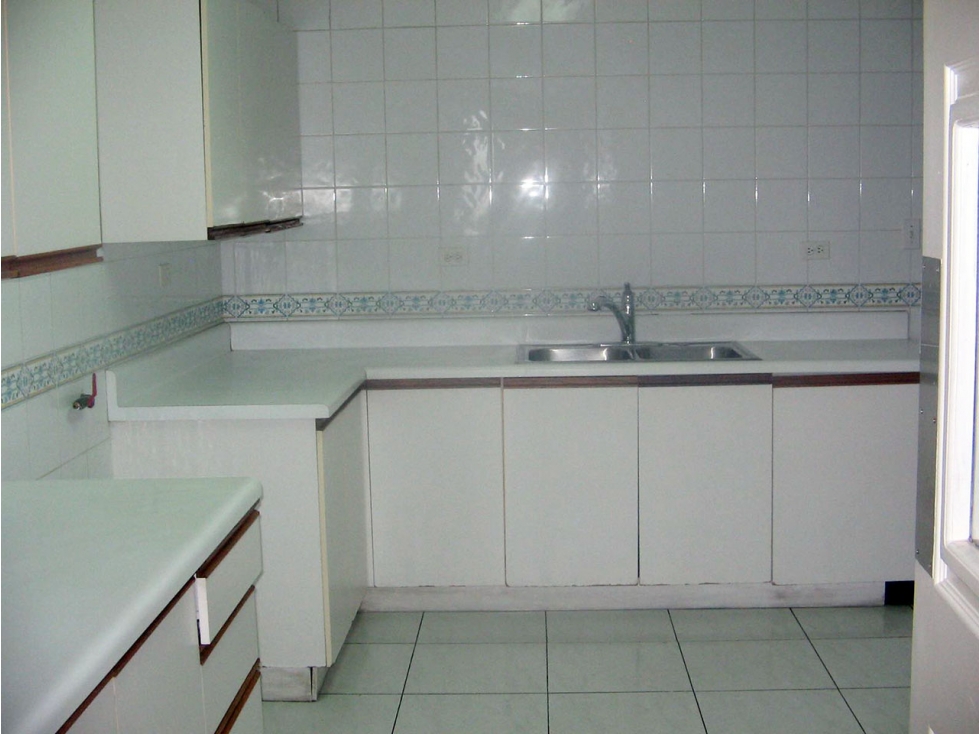 2-Bedroom Apartment in Obarrio