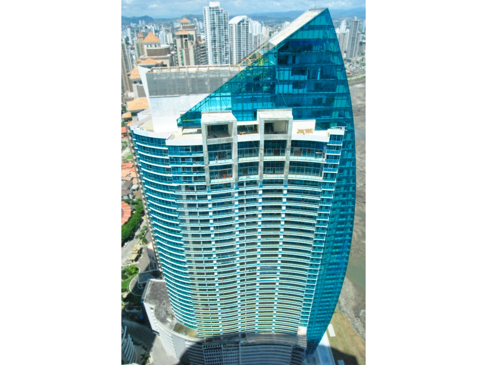 2-Bedroom Apartment in Punta Pacifica