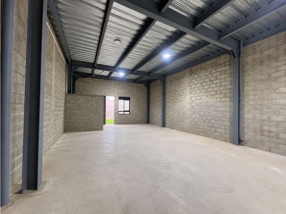 300m2 Bodega en Arriendo en Envigado — foto 4