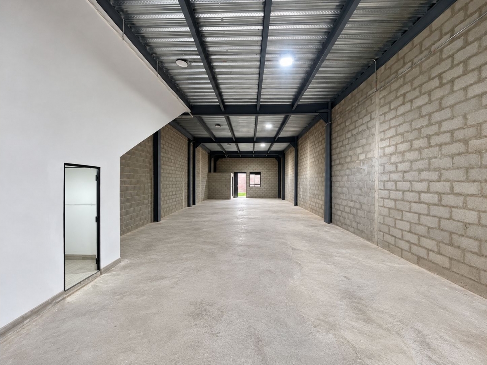 300m2 Bodega en Arriendo en Envigado — foto 5