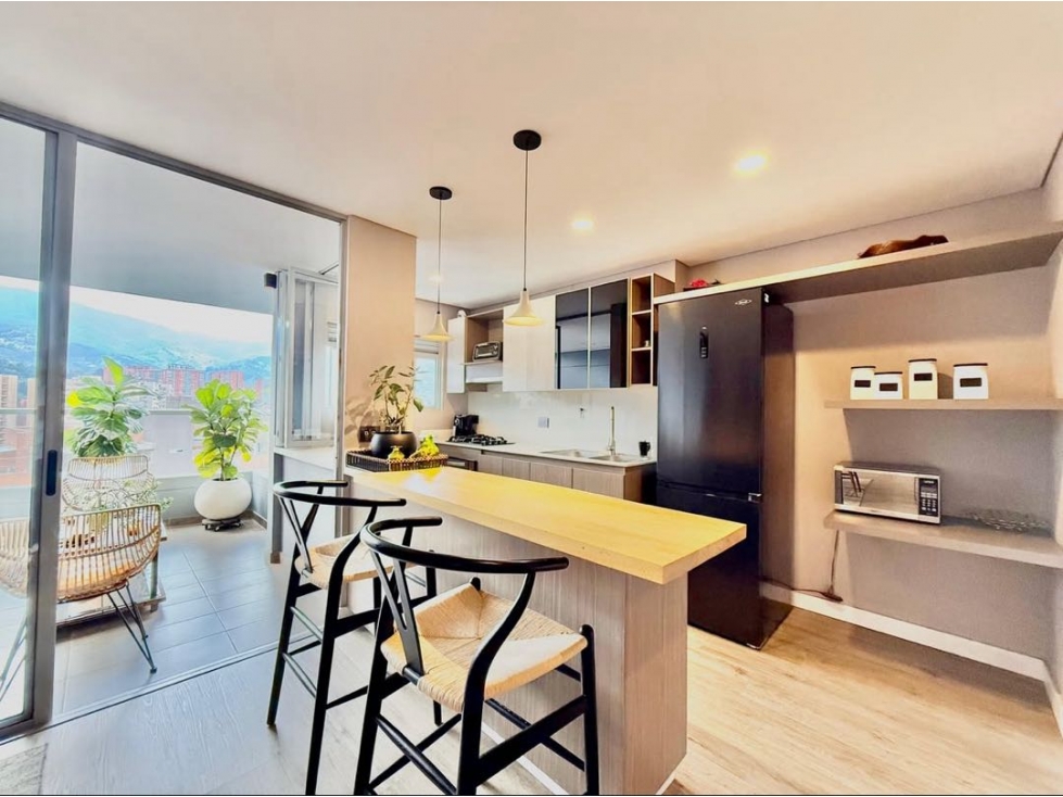 Venta apartamento con balcón, Envigado. Los Mesa. Ud. Completa. — foto 5