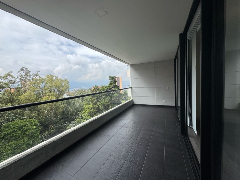 Venta apartamento. El Poblado, Sector El Tesoro. Udad Completa