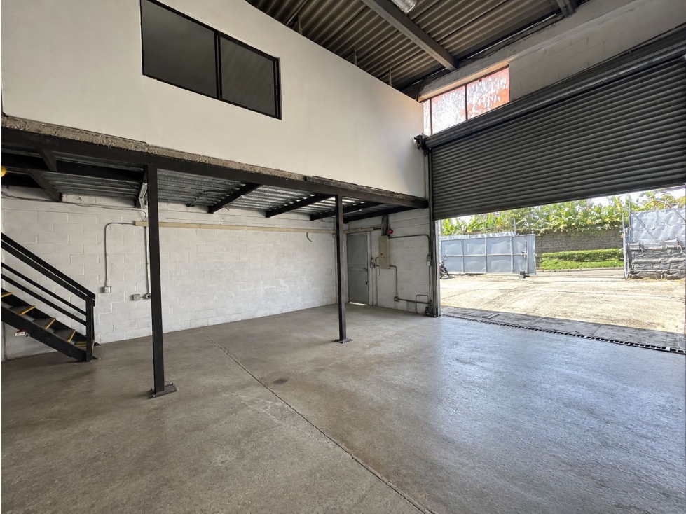 100M2 Bodega en Arrendamiento sector San Agustin La Estrella — foto 4