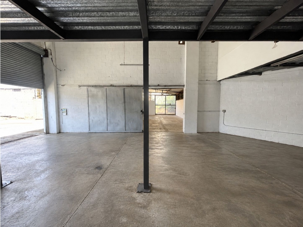 330M2 Bodega en Arrendamiento sector San Agustin La Estrella — foto 2