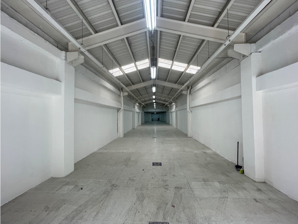 340m2 Local en arrendamiento en Envigado