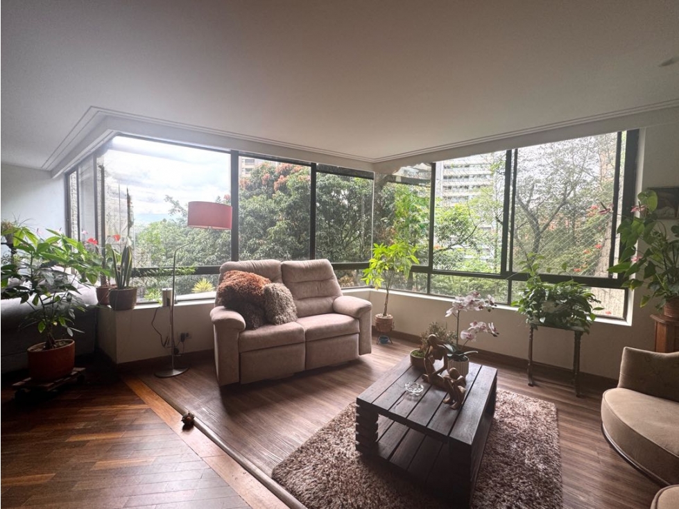 Venta apartamento. El Poblado, Transversal Inferior.
