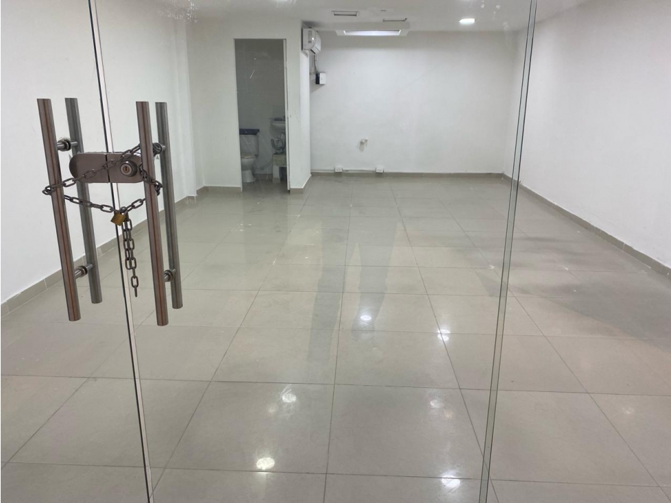 39m2 arriendo local Oviedo