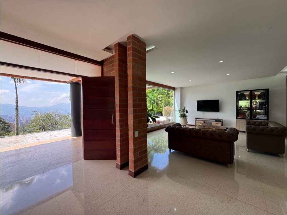 Venta casa con vista panorámica. Unidad cerrada. Las Palmas.