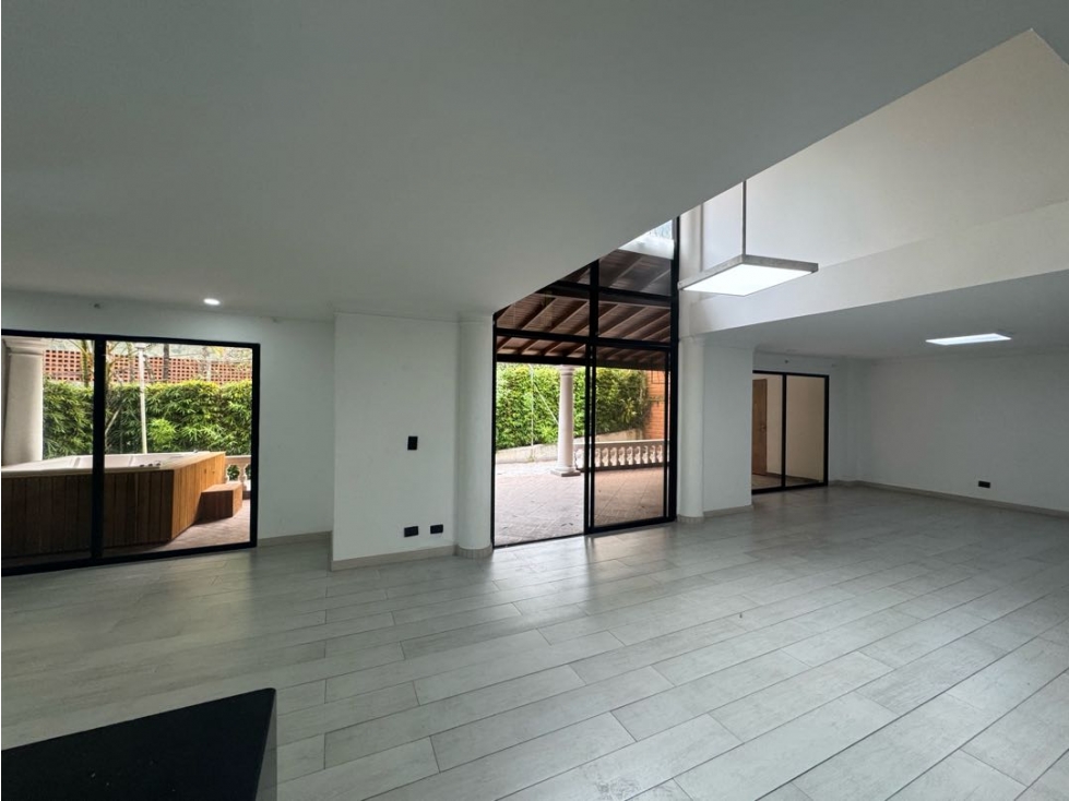 Arriendo casa con terraza y jacuzzi. El Poblado, El Tesoro. - 1
