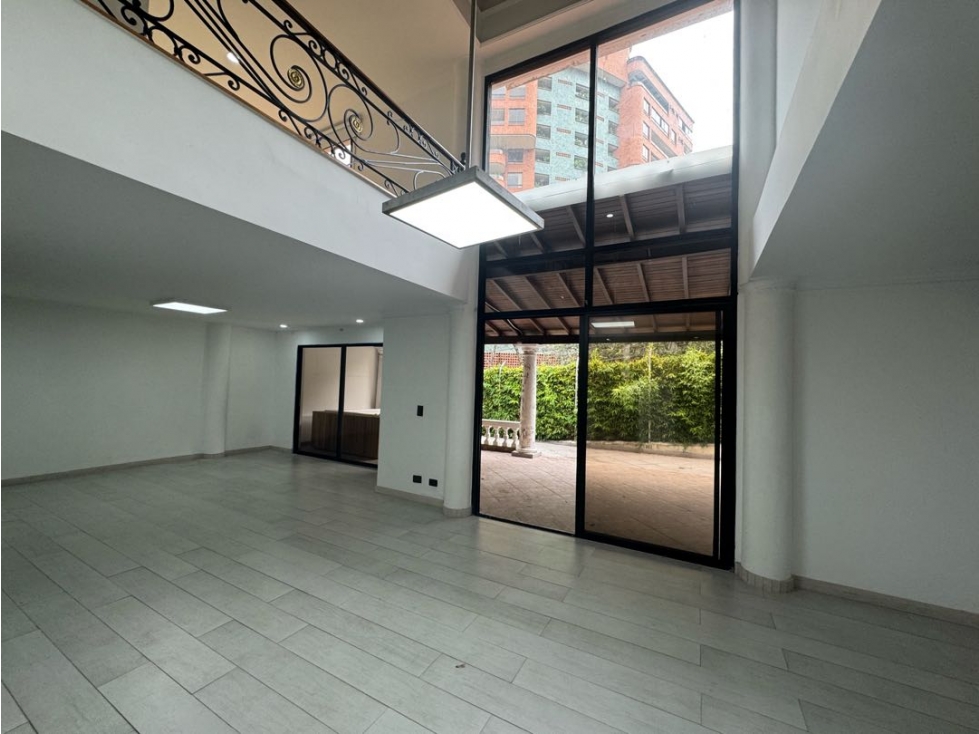 Arriendo casa con terraza y jacuzzi. El Poblado, El Tesoro. - 2