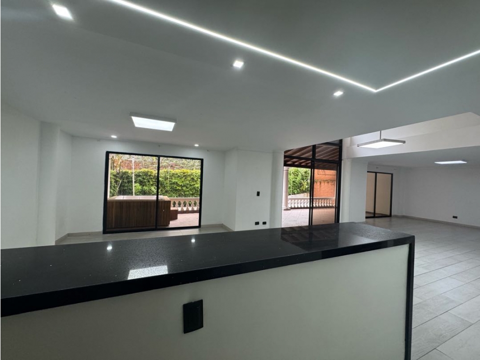 Arriendo casa con terraza y jacuzzi. El Poblado, El Tesoro. - 5