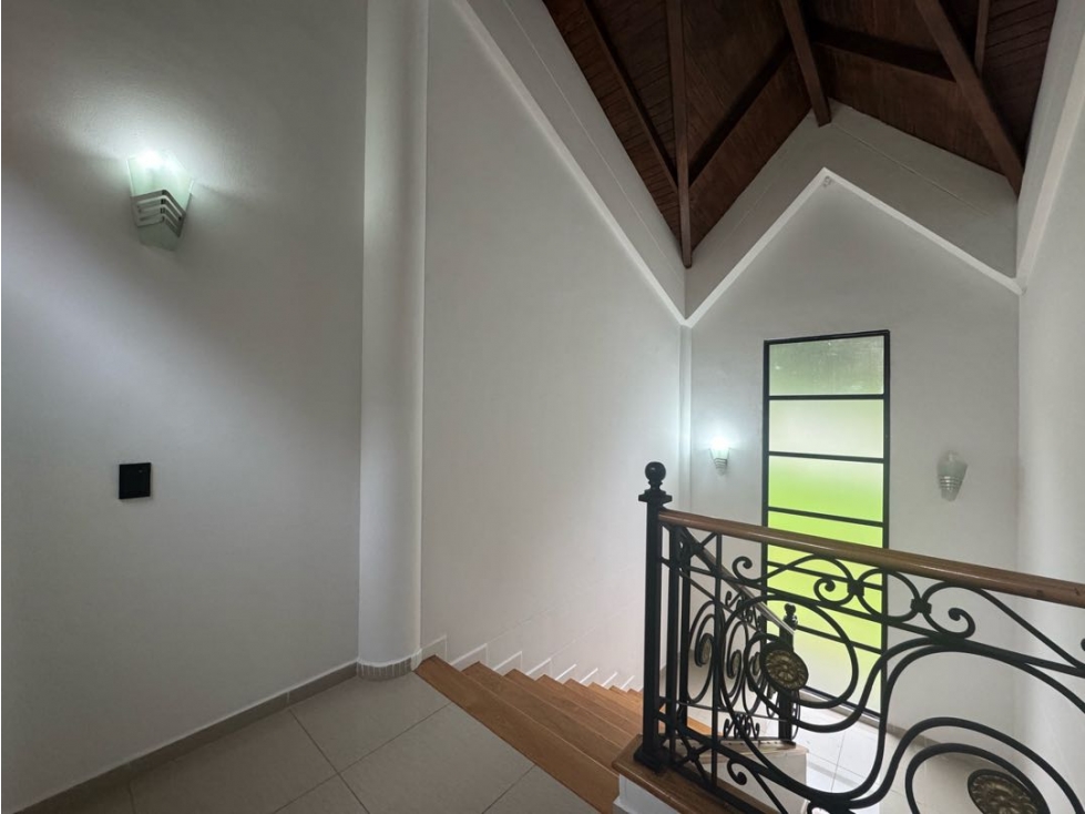Arriendo casa con terraza y jacuzzi. El Poblado, El Tesoro. - 6