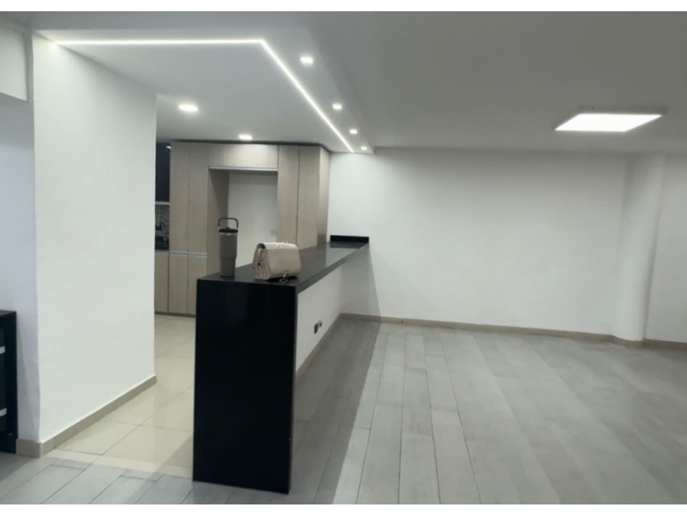 Arriendo casa con terraza y jacuzzi. El Poblado, El Tesoro. - 3