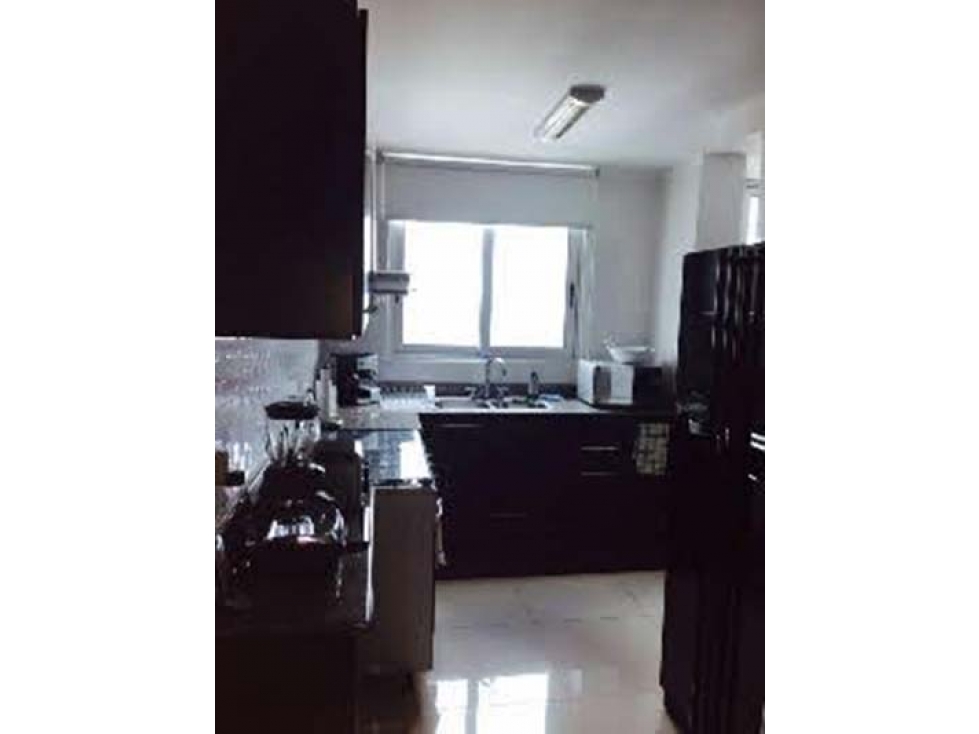3-Bedroom Apartment in Ave. Balboa