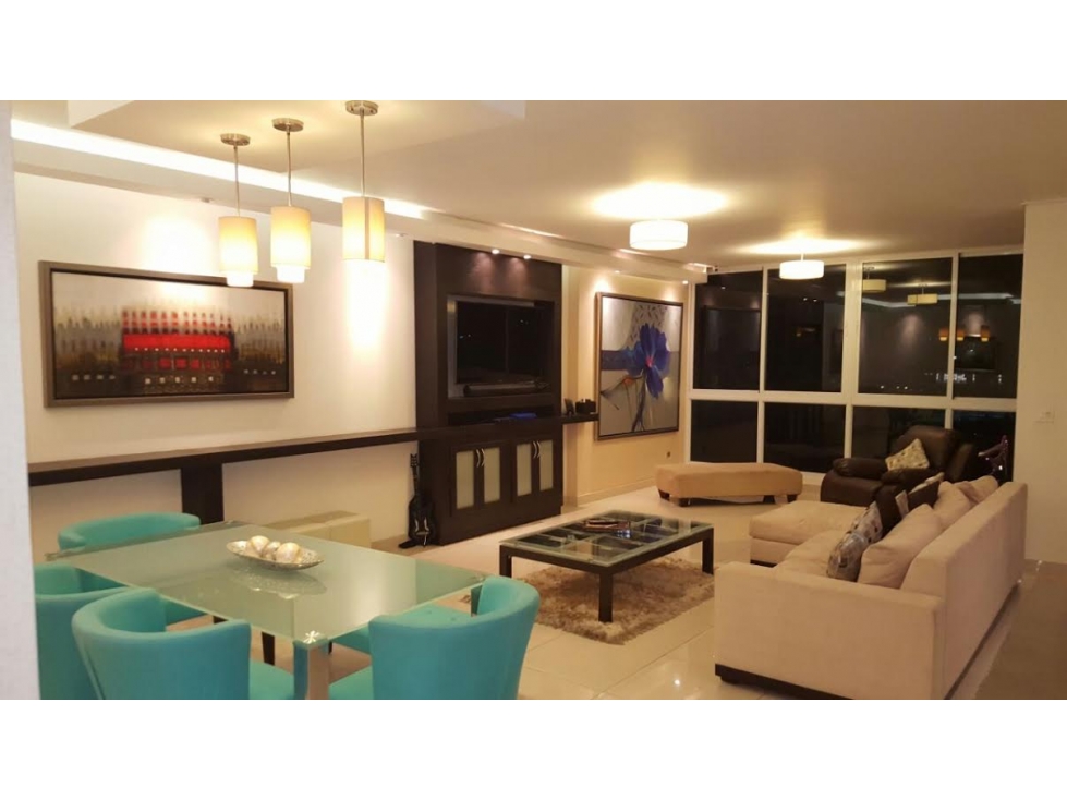 3-Bedroom Apartment in Ave. Balboa