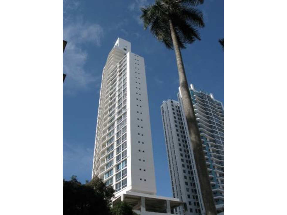 3-Bedroom Apartment in Ave. Balboa